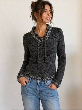 Alpaca Fina  Charcoal Knit V-Neck Sweater with Tassel Ties